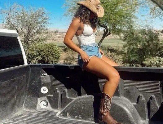 Jenny, a proud cowgirl, wanted to surprise her husband, Mike, with a fun picture but…